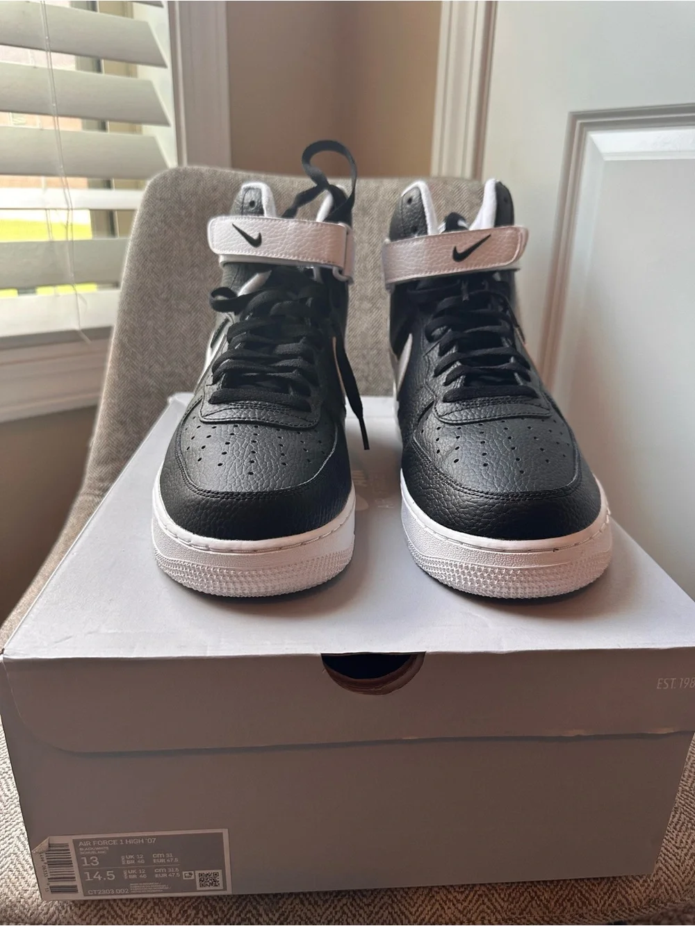 Nike Men's Black and White Air Force 1 High ‘07